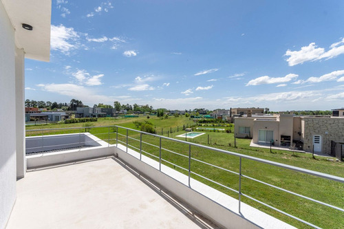 Casa 4 Amb En Alquiler Santa Lucía Con Jardín