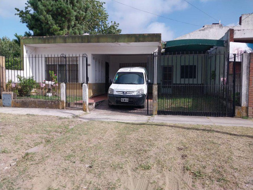 Venta De Casa Dividida En Dos Departamentos En San Clemente Del Tuyu
