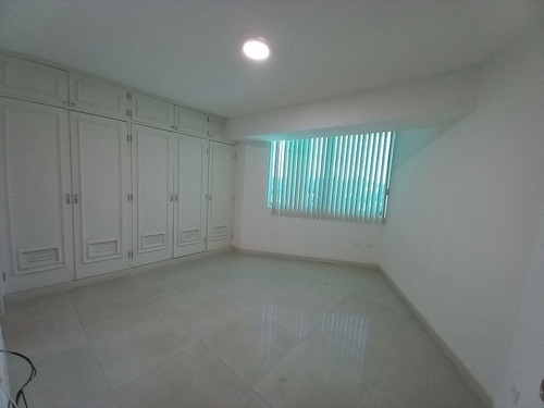 Imagen 7 de 14 de Hermoso Apartamento En Edif. Estefanny, Costa Azul