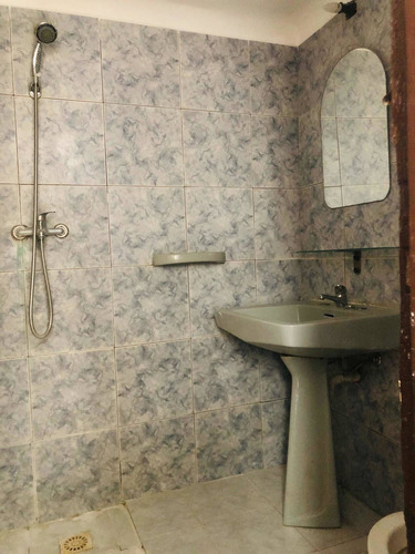 Casa Al Frente 2 Dorm Millan Y Bulevar Artigas. Prox