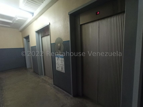 Imagen 11 de 13 de Catia #35166 Sj