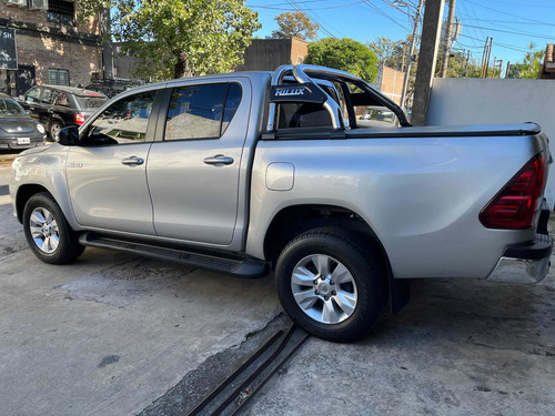 Imagen 6 de 15 de Toyata Hilux Srv 4x2 2.8 Tdi 2018
