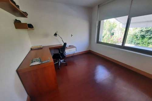 Casa En Venta De 6 Dorm. En Chicureo