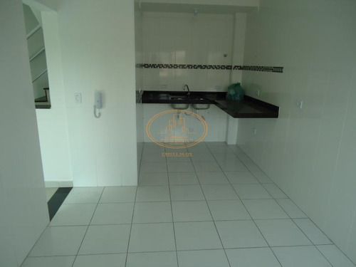 Casa Com 2 Dormitório(s) Localizado(a) No Bairro Vila São Jorge Em Santos / Santos - 5576