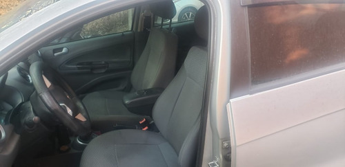 Volkswagen Gol 1.6 Vht Trend Total Flex I-motion 5p