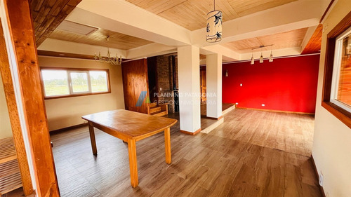 Casa En Venta De 4 Dorm. Con Vista Al Volcan En Frutillar