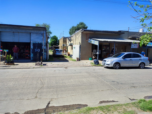 Excelente Oportunidad !! Ideal Inversión, 24mts De Frente X 43,20mts De Fondo, 208m2 3 Locales