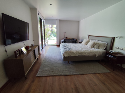 Casa Mediterranea En Condominio Con Áreas Verdes Y Seguridad