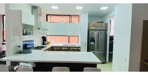 Vendo Hermoso Apt En La Carolina