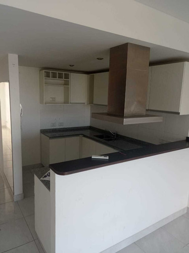 Imagen 6 de 13 de Departamento 2 Ambientes C/renta. Parque Patricios S Avenida