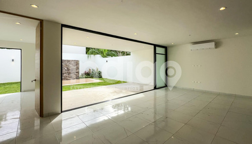 Casa En Venta En Mérida En Privada Parque Natura, Sitpach