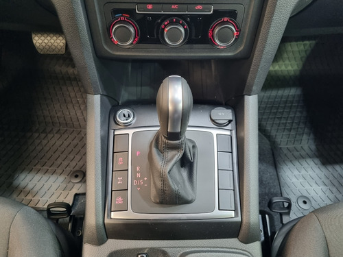 Imagen 12 de 25 de Volkswagen Amarok V6 Comfortline 258 Cv 2023 Autotag 0 Km Lp