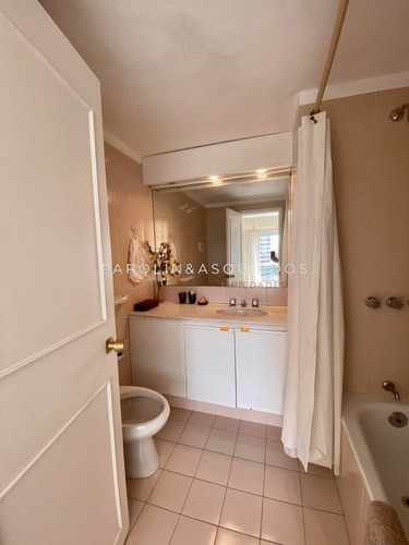 Imagen 16 de 24 de Venta De Apartamento De 2 Dormitorios En Edificio Torre Marina Punta Del Este