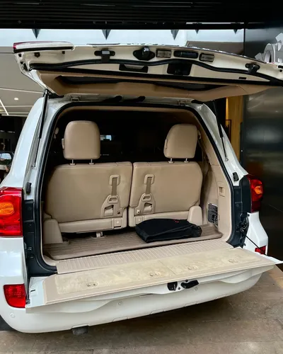 Toyota Land Cruiser LC200 B2+