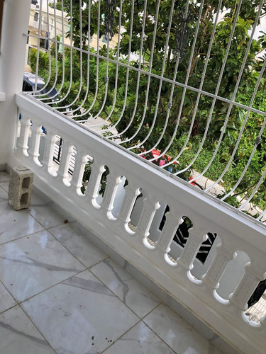 Hermosa Casa En Venta, Residencial Amalia, Autopista De San Isidro, Santo Domingo Este. República Dominicana