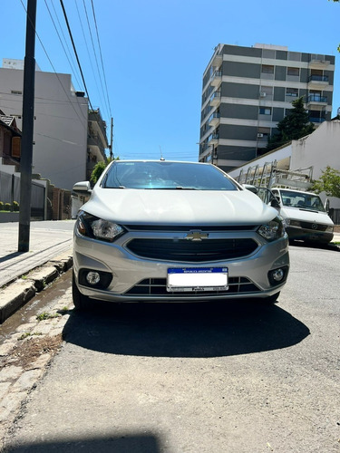Imagen 4 de 11 de Chevrolet Onix Joy Plus