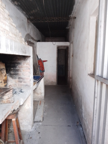 Vendo O Permuto Local Y Dos Galpones