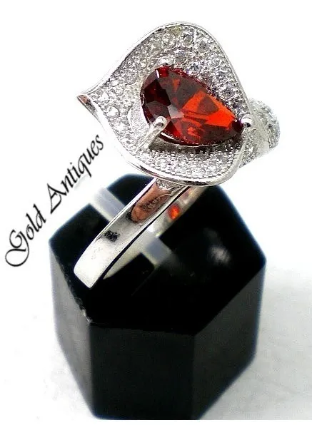 Anillo De Plata 925 Granate Y Zafiros Blancos