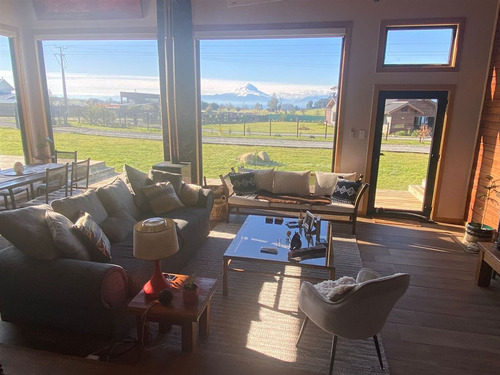 Casa En Venta De 7 Dorm. En Puerto Varas