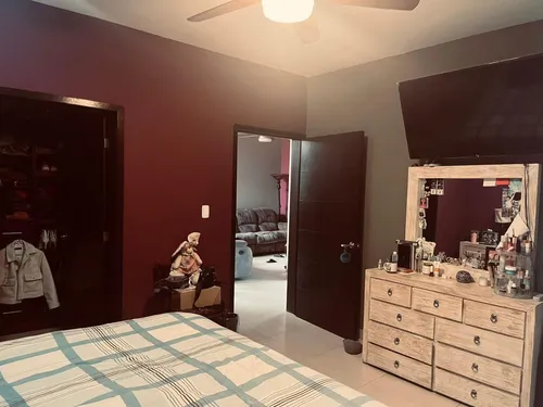 Casa En Venta En Mayorazgo Santa Lucía, Leon, Gto. De Las Mas Amplias En Terreno Y Construcción