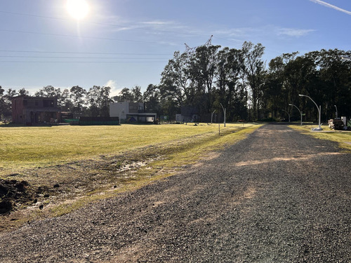 Terreno En Venta Pueblo Esther Barrio Cerrado Brisanova 300 M2 Lote 18 Gas Natural Habilitado