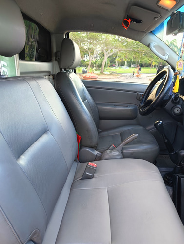 Toyota Hilux 2.5 Cab. Simples 4x4 2p