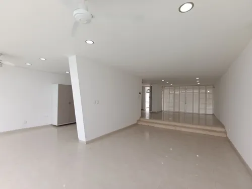 Casa En Venta En La Riviera. Cod V30503