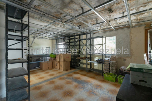 Casa Para Remodelar De Multiples Niveles En Venta Ubicada En Chaguaramos 25-17638