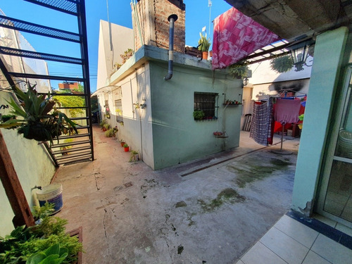 Amplia Casa 3 Amb + Depto Fondo 2 Amb Prox Av Marquez