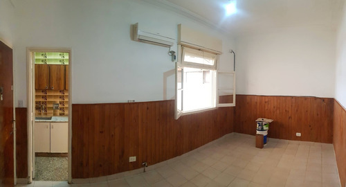 Imagen 2 de 14 de Crovara Al 300. Piso 1 Por Escalera. Sup: 51 M2. Dos Ambientes Y Medio. 2 Patios, Uno Grande Cubierto O Segundo Dormitorio, Otro Chico Descubierto. Muy Luminoso. Apto Profesional. Muy Bajas Expensas