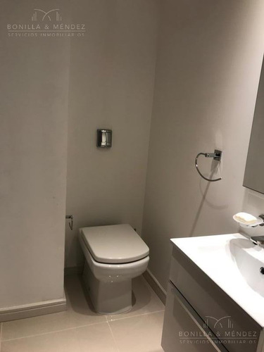 Look Brava, La Mejor Planta De 1 Dormitorio De Todo Punta Del Este! Precio De Venta Sin Muebles.
