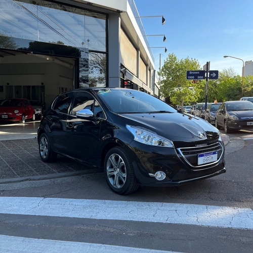 Imagen 2 de 10 de Peugeot 208 Feline Pack Cuir