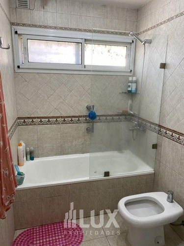 Casa 3 Dormitorios Con Piscina, Quincho Y Parrilla - Garage 2 Autos Cerca Del Rio - Alberdi