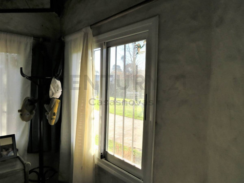 Imagen 24 de 30 de Casa En Venta En Ezeiza Con Pileta Y Casa De Caseros