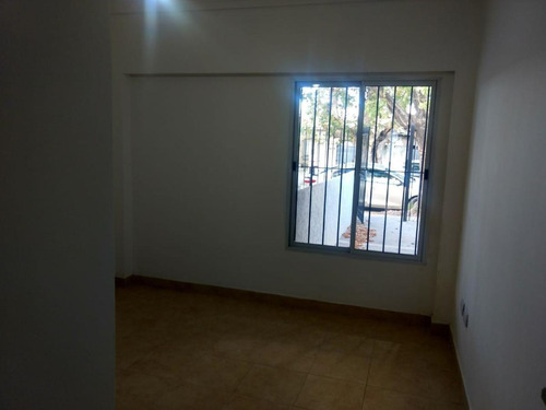 Imagen 8 de 12 de Casa Americana Ph - Castelar Norte - Venta - 3 Ambientes