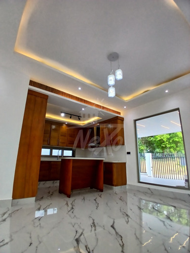 Venta - Casa Moderna En Residencial Don José María, Llanos De Gurabo, Proyecto Cerrado Con Vigilancia 24 Horas Y Control De Acceso, Santiago. (hfc-227)