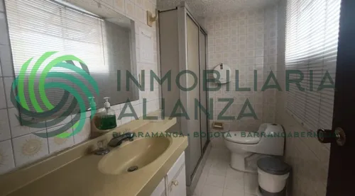 Casa En Venta En El Prado. Cod V61499