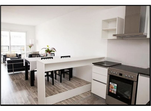 Dueño Vende Luminoso Y Moderno Tres Ambientes 80 M2 Al Frente Piso Alto C/toilette, Balcon Terraza, Conexion Para Lavarropas