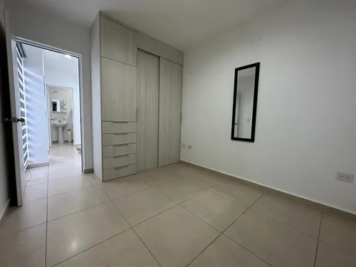 Renta Amueblada En Capittala Residencial A Unos Minutos De Las Plazas.