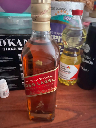 Red Label Johnnie Walker Con Un Vaso Termico