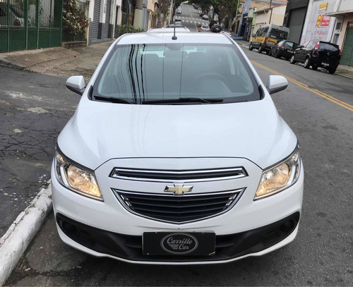 Imagem 3 de 15 de Chevrolet Onix 1.0 Mpfi Lt 8v Flex 4p Manual 2012/2013