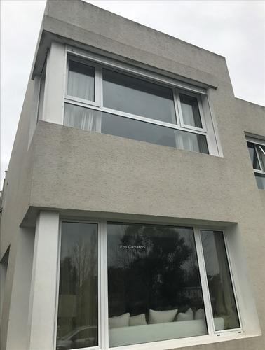 Imagen 3 de 15 de Casa En Venta 3 Dormitorios Barrio Cerrado.