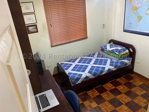 Townhouse En Venta Remodelado Urbanización Santa María Los Teques