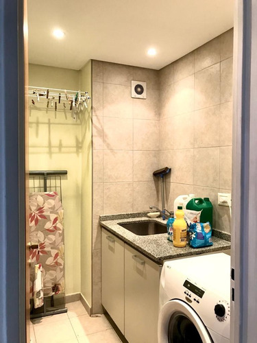 Venta- 3 Ambientes Con Dos Baños Y Cochera!