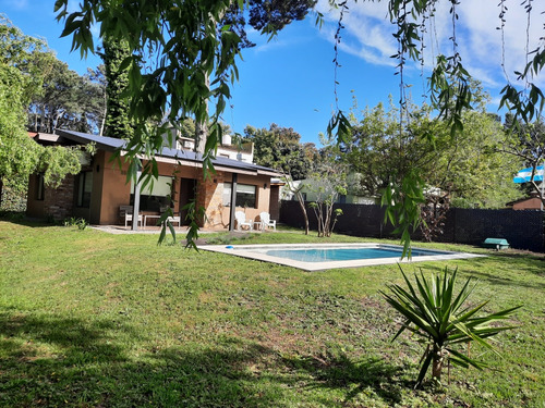 Casa Independiente Con Predio Cercado.