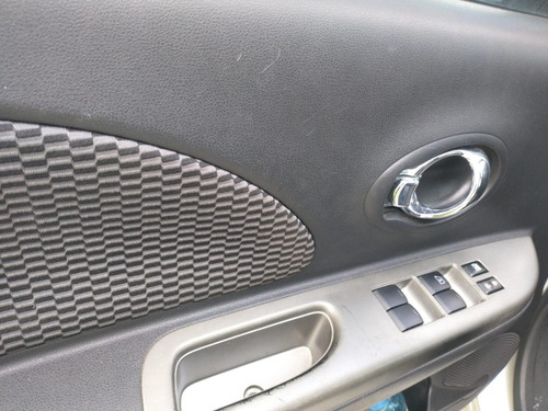 Imagem 10 de 10 de Nissan March 2016 1.0 12v Sv 5p