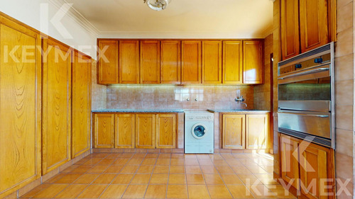 Casa De 3 Dormitorios En Venta En La Plata