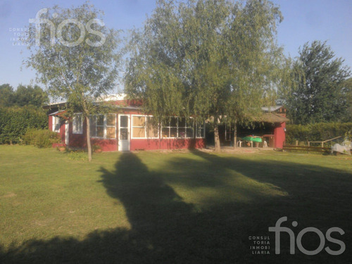 Venta Casa De Dos Dormitorios Con Gran Espacio Verde En Oliveros