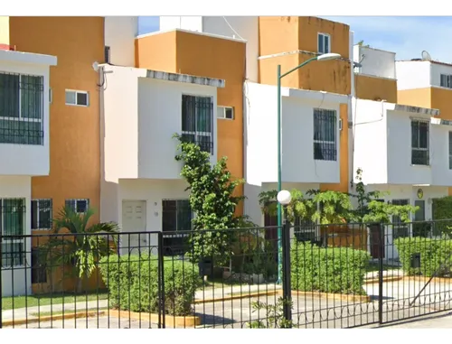 Casa En Venta En, Super Manzana 523, Cancún, Quintana Roo. Ez15