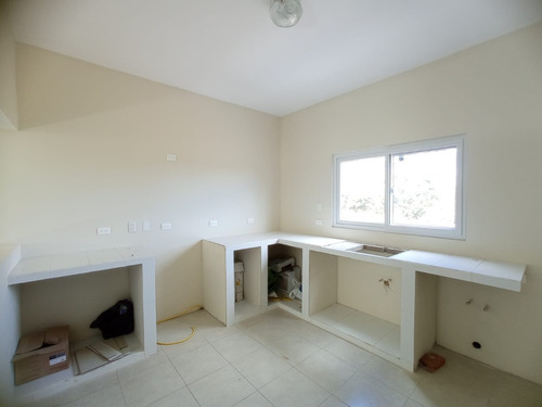Imagen 13 de 22 de Vendo Muy Bonita Casa De Un Nivel, Lista Para Estrenar